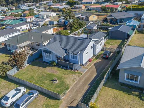 22 Barling Street, Himatangi Beach