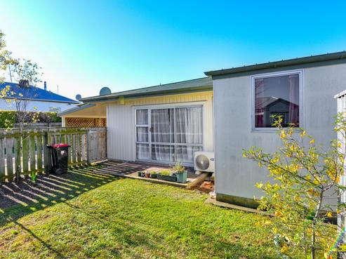 1/806 Lyell Street, Akina