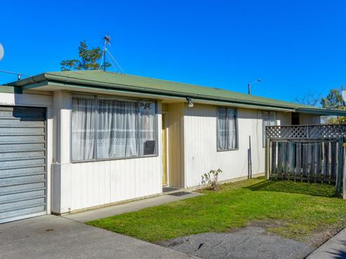 2/806 Lyell Street, Akina