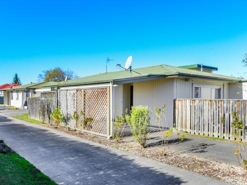 806 Lyell Street, Akina