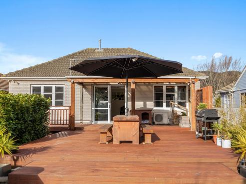 11 Pearce Crescent, Taita