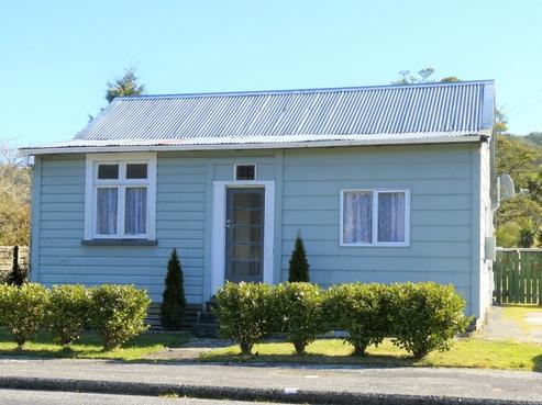 727 Taylorville Road, Taylorville