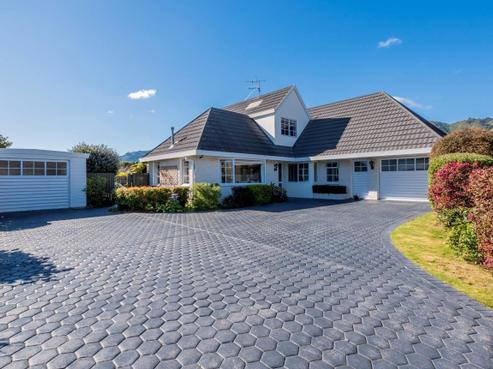 32 Andrew Street, Waikanae