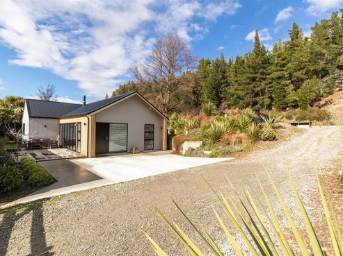 32 Kingan Road, Luggate