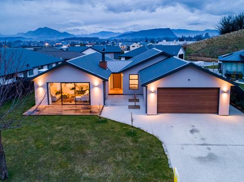 61 Kelliher Drive, Wanaka