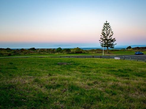 12 Pacific Parade, Coastlands