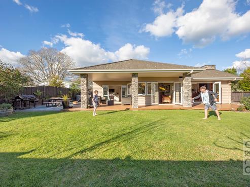 4 Crabb Fields Lane, Riverhead