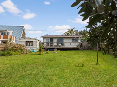 48 Shakespear Road, Army Bay