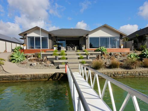17 Leeward Drive, Whitianga