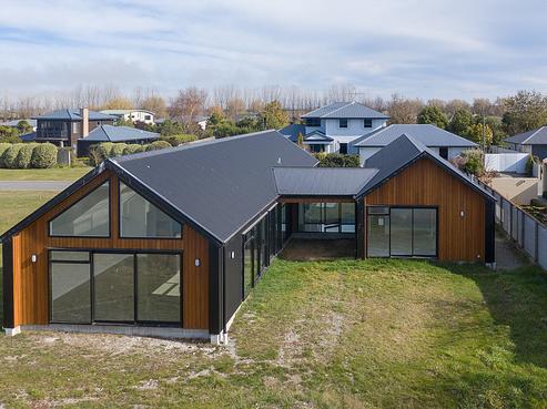 6 Witney Lane, Huntingdon/Lake Hood