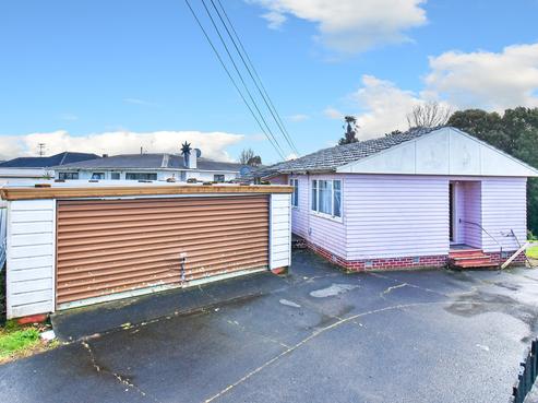 6 Williams Crescent, Otara