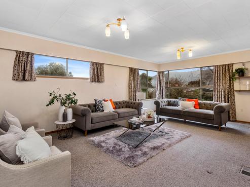 7 Maoribank Grove, Brown Owl