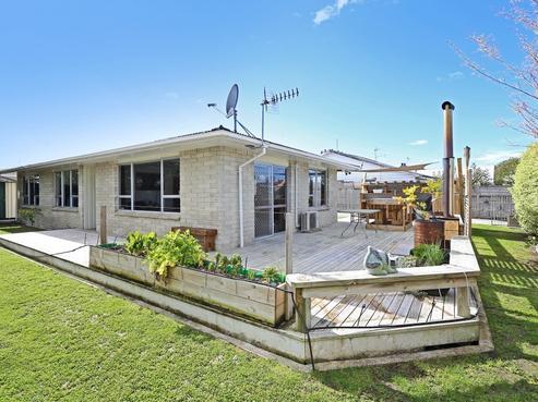 610 Elm Road, Akina