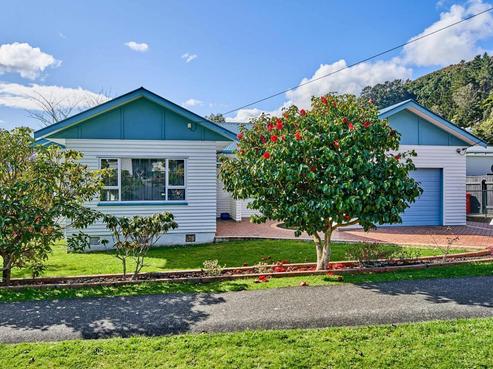 18 Wyndrum Avenue, Waterloo