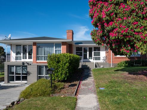 182 Otonga Road, Springfield