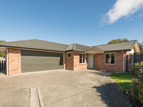 42 Starveall Street, Brightwater