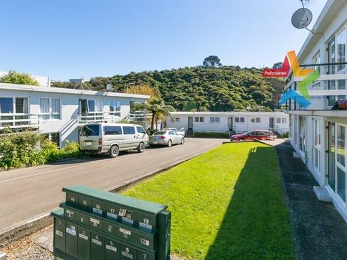 18/306 Karori Road, Karori