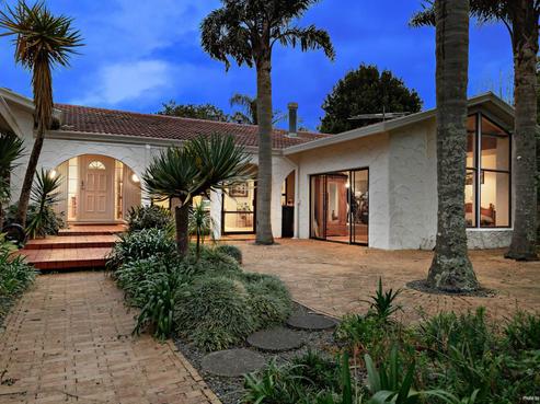 649 Pinnacle Hill Road, Bombay