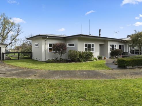 240 Waughs Road, Bunnythorpe