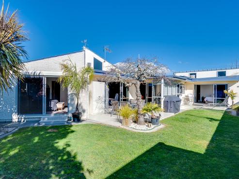 17 Upham Crescent, Taradale