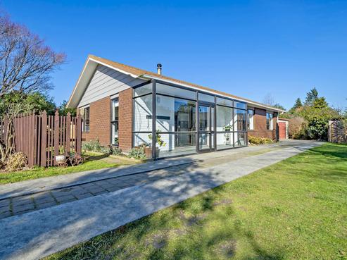 7 Coleman Place, Darfield