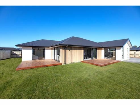 46 Petries Road, Woodend