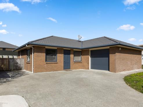 7 Sunstone Crescent, Brown Owl