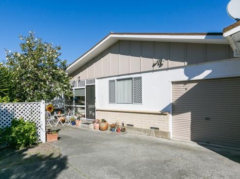 2/168 Gloucester Street, Taradale