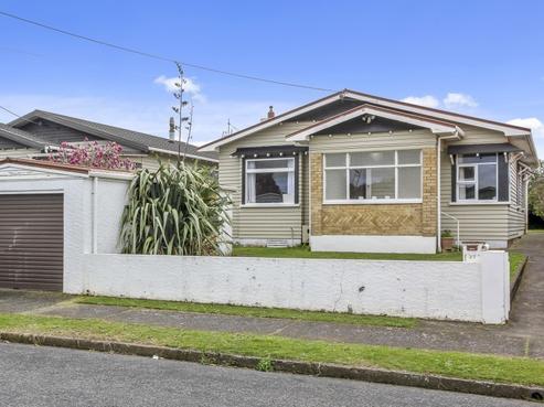 27 Ngaio Street, Strandon