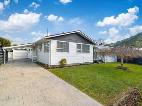 133 California Drive, Totara Park