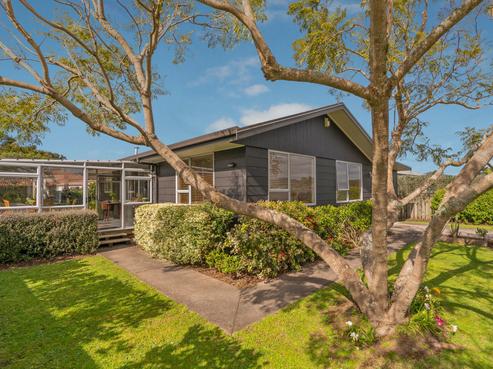 42 Cholmondeley Crescent, Whitianga