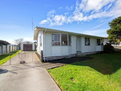53 Terou Street, Manaia