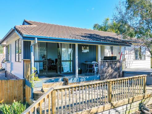 64 Fishermans Drive, Coastlands