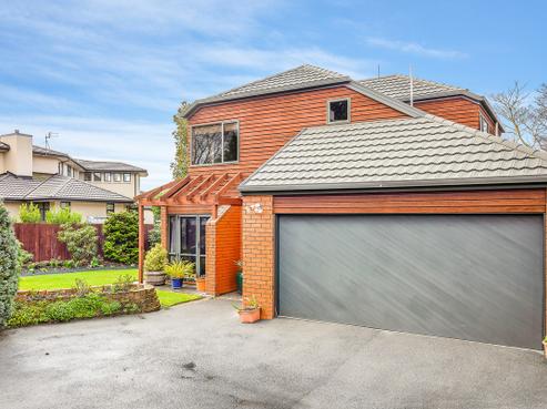 2/120 Memorial Avenue, Burnside