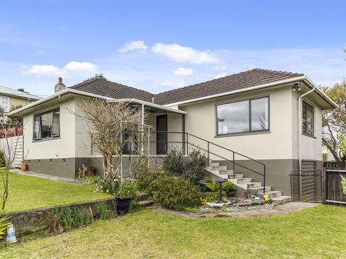 535 Devon Street West, Blagdon