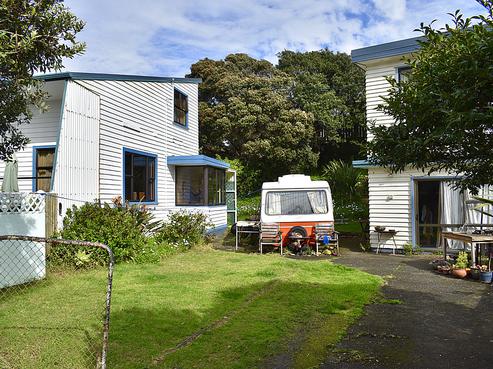 17 Koromiko Street, Otaki Beach