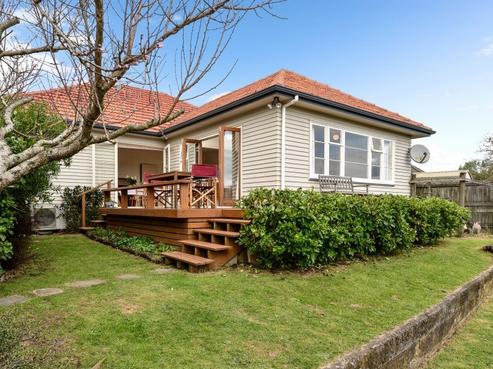 11 Bledisloe Terrace, Hamilton East