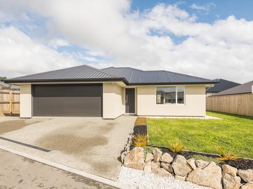 16 Tarn Close, Richmond