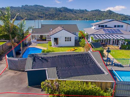 13 Robinson Road, Whitianga