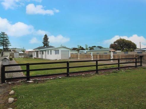 13 Hall Place, Foxton Beach
