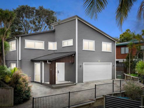 8 Marina Road, Torbay
