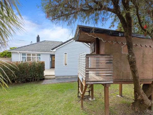 42 Philomel Crescent, Bayswater