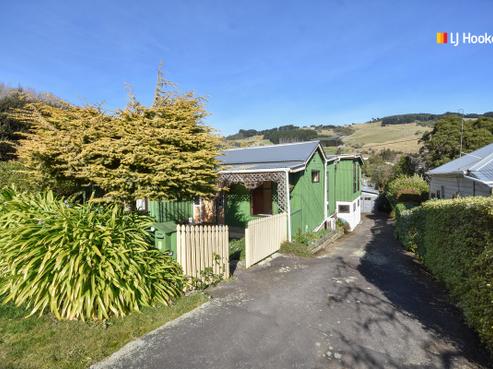 8 Dickson Street, Macandrew Bay