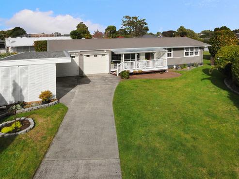 27 Clinton Avenue, Te Atatu Peninsula