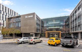 EXPERIENCE AN URBAN OASIS
