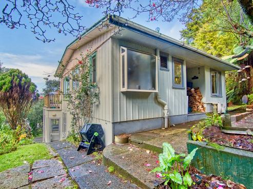 137 Laingholm Drive, Laingholm