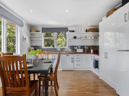 374 Sunset Road, Sunnybrook