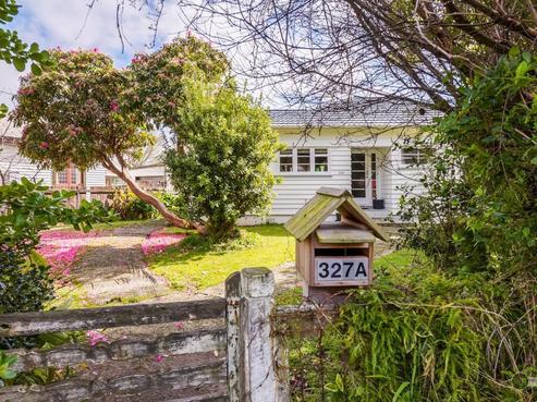327 Riverside Drive, Waterloo