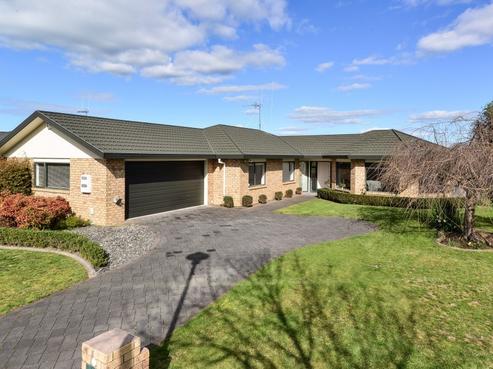12 Bouverie Crescent, Flagstaff