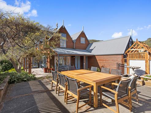5 Pukatea Street, Eastbourne